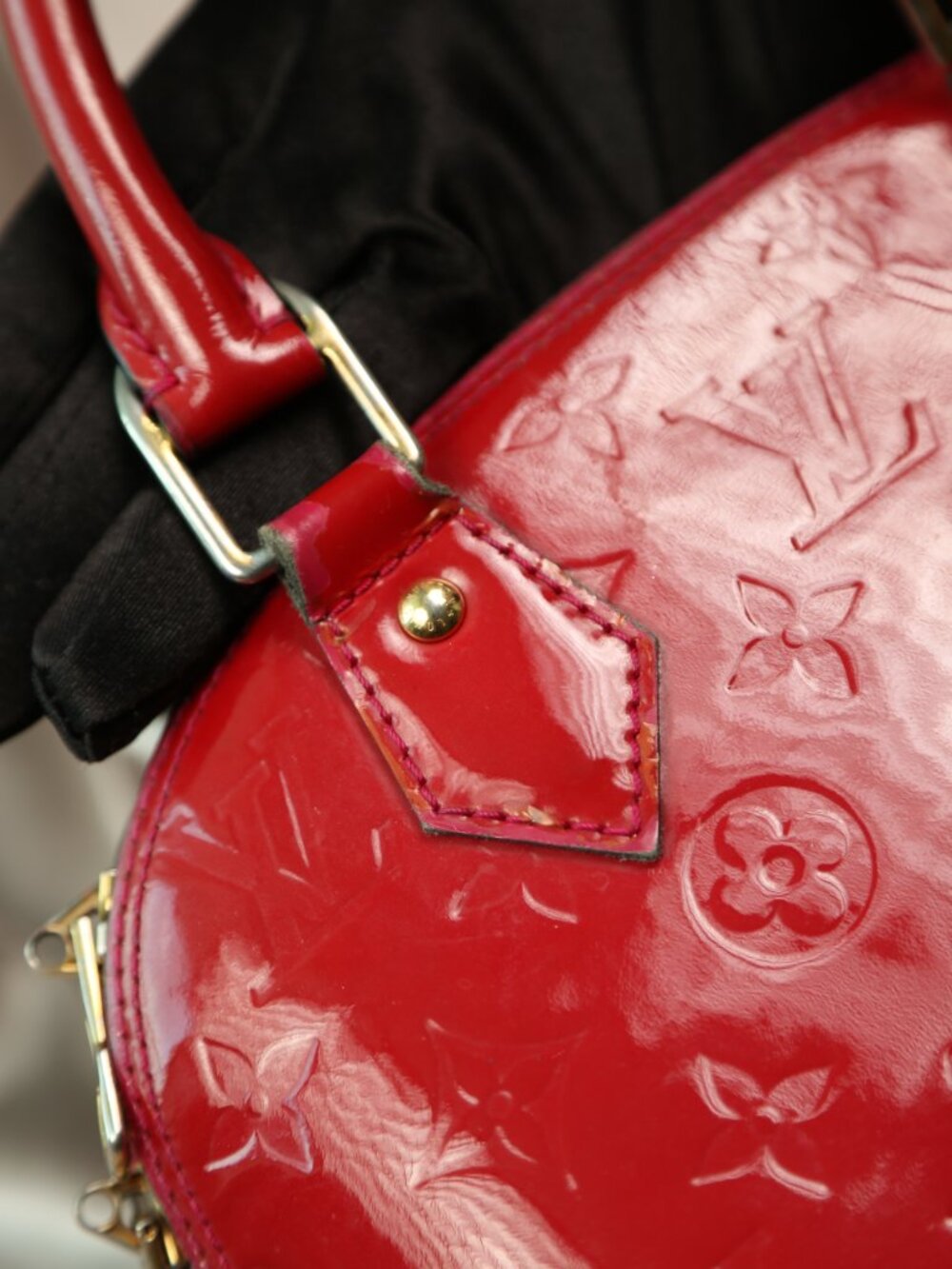LOUIS VUITTON Alma BB Handbag - Picture 13 of 16
